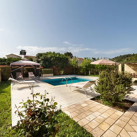 Apolafsi 아파트호텔