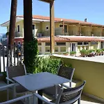 Apolafsi Apart-hotel Lixúri